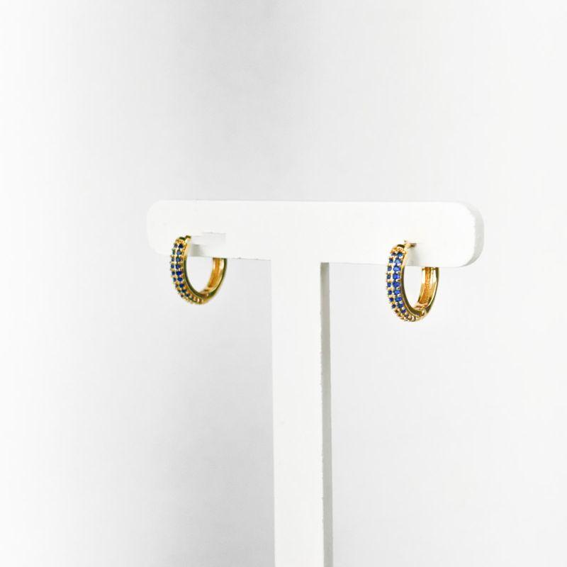 Brinco de Argolinha Cravejado Com Duas Fileiras de Zircônias Azuis Folheado a Ouro 18k