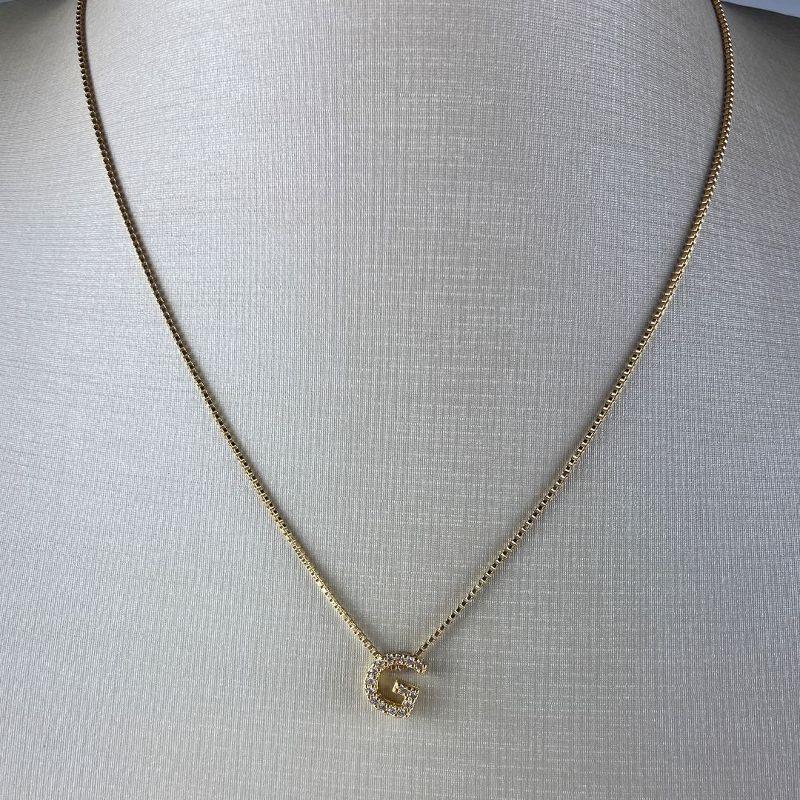 Colar Veneziana com Pingente de Letra G Cravejada de Zircônias Folheado a Ouro 18k