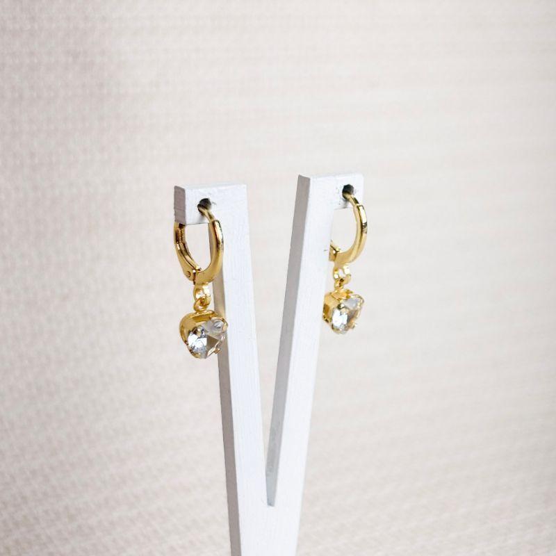 Brinco de Argolinha Com Ponto de Luz de Coração Folheado a Ouro 18K