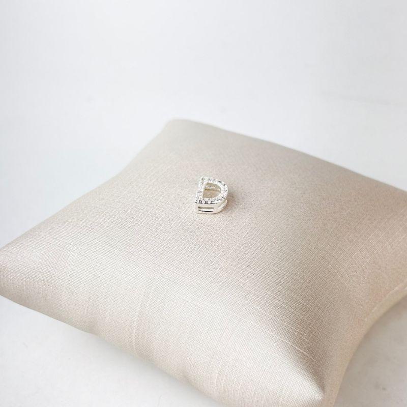 Pingente Letra D em Zircônias Folheado a Prata