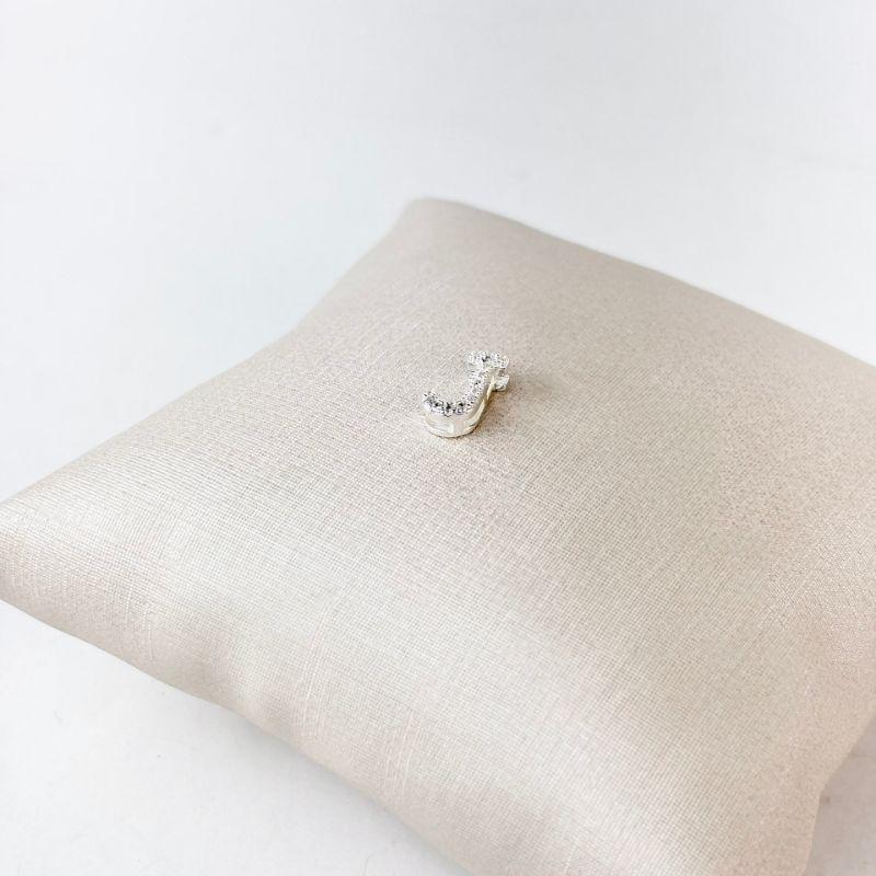 Pingente Letra J em Zircônias Folheado a Prata