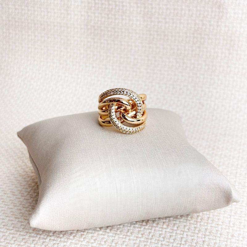 Anel Luxo Ajustável Entrelaçado com Microzircônias Folheado a Ouro 18K