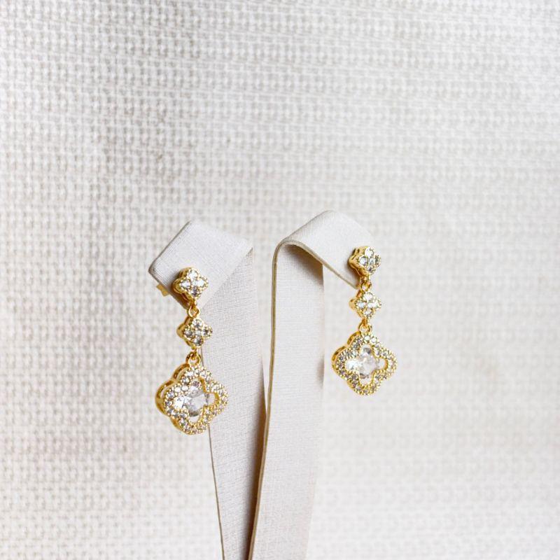 Brinco Inspiração Van Cleef em Zircônias Folheado a Ouro 18k