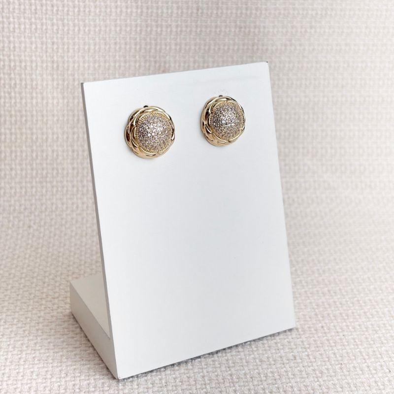 Brinco Luxo Cravejado de Microzircônias Folheado a Ouro 18k