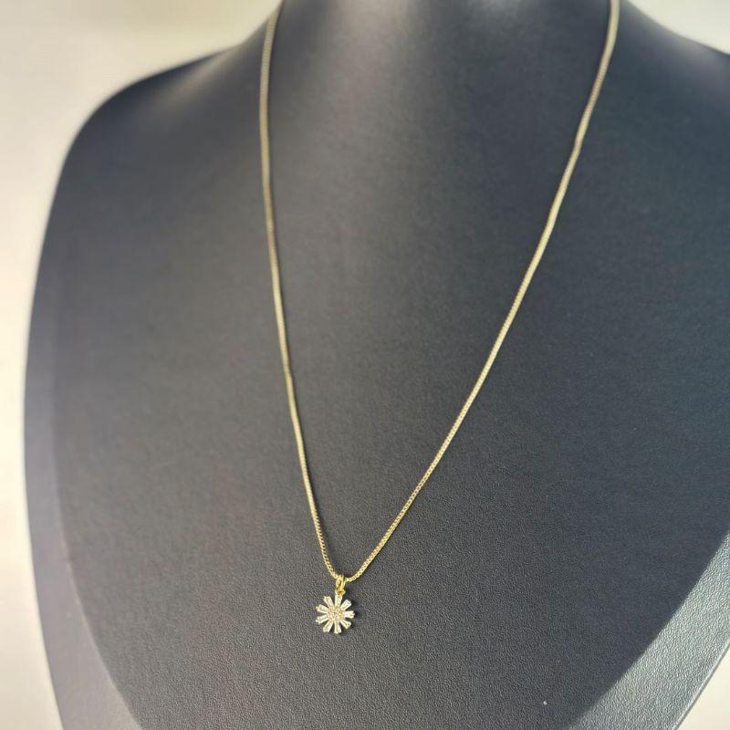 Colar Margarida Cravejado de Zircônias Folheado a Ouro 18k