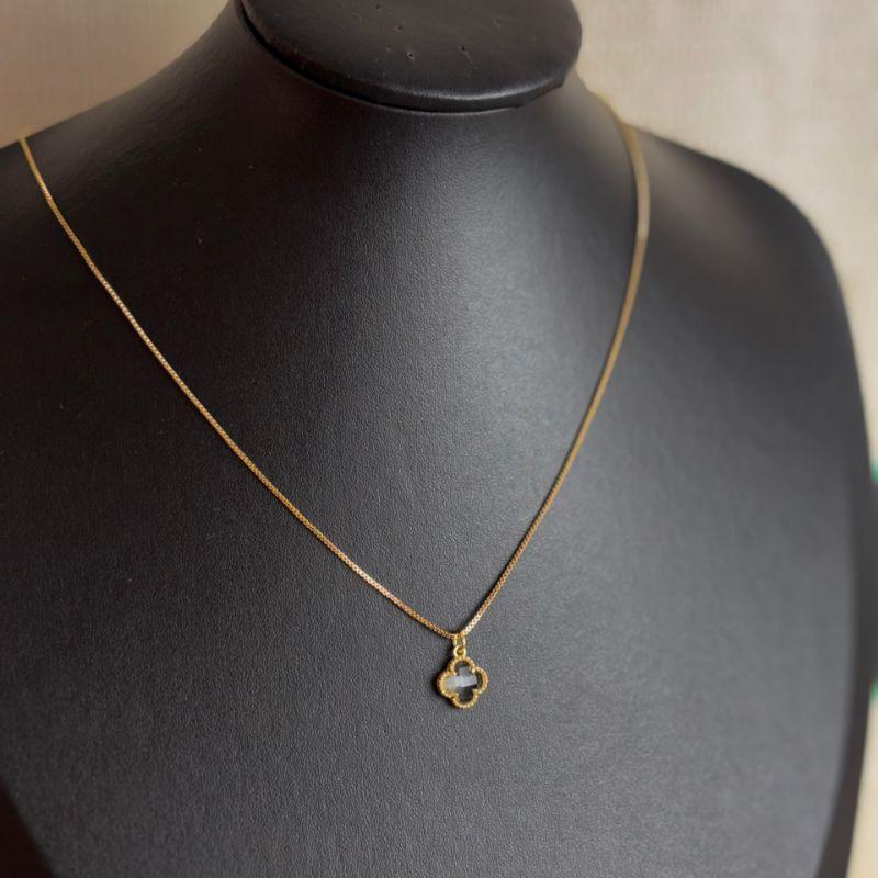 Colar Elo Português com Pingente Trevo Cristal Folheado a Ouro 18k