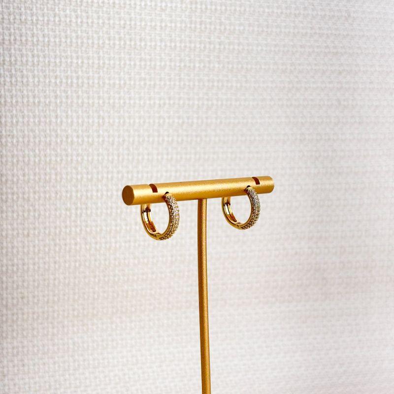 Brinco Argolinha Cravejado de Microzircônias Folheado a Ouro 18k