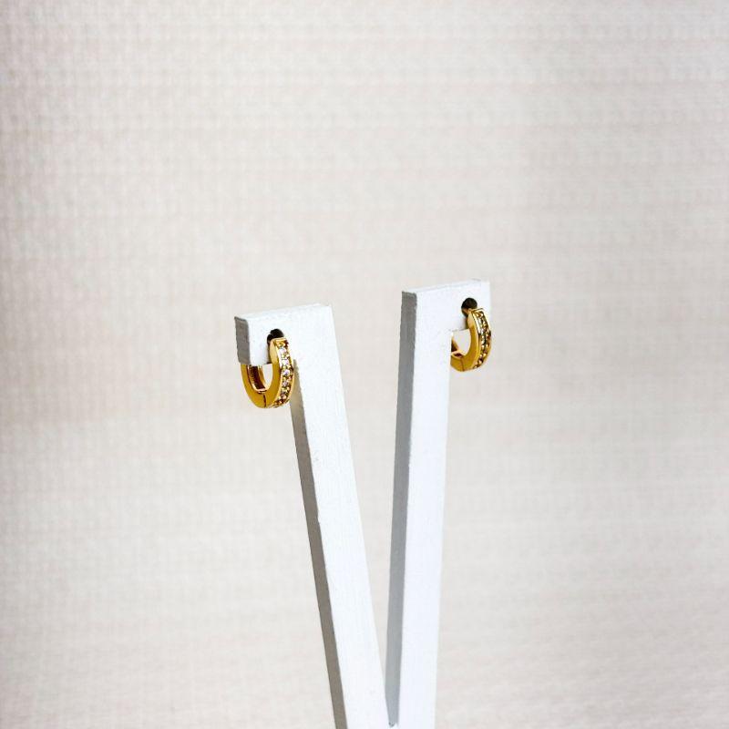 Brinco Argolinha Cravejado de Microzircônias Folheado a Ouro 18k