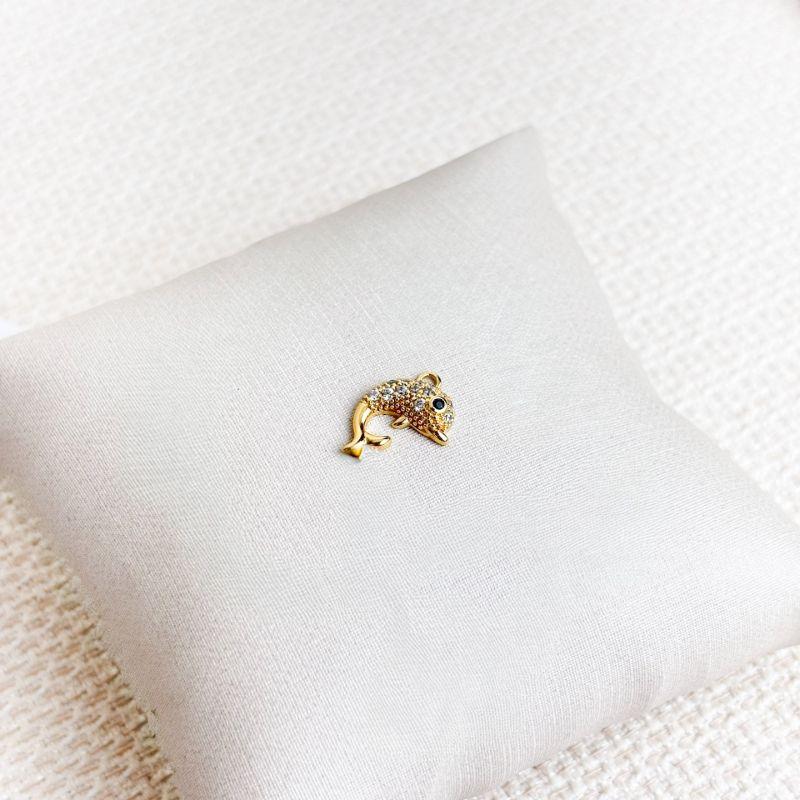 Pingente Golfinho Cravejado em Zircônias Folheado a Ouro 18k