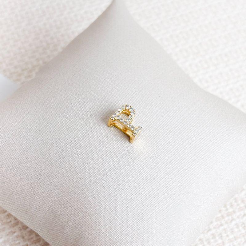 Pingente Letra P Cravejada em Microzircônias Folheado a Ouro 18k