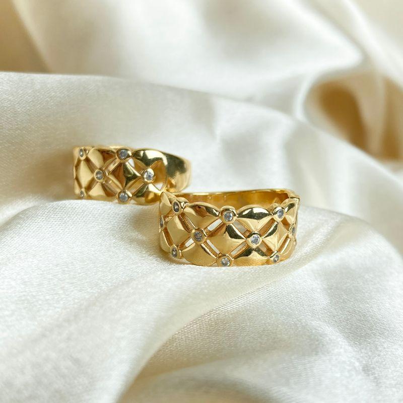 Anel Trama de Mircrozircônias Folheado a Ouro 18k