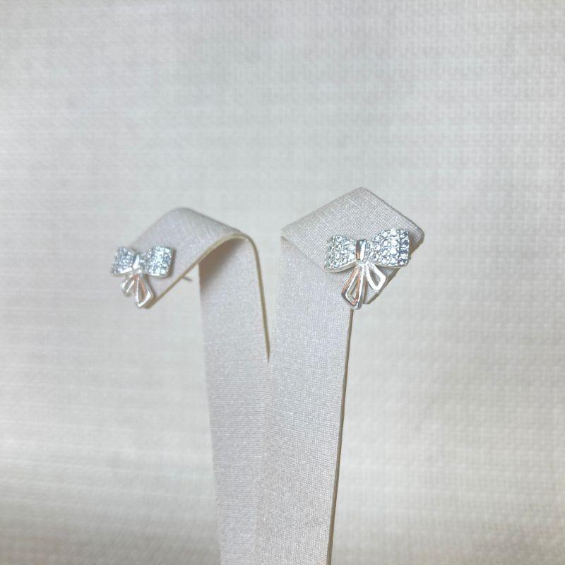 Brinco Laço em Zircônias Folheado a Prata