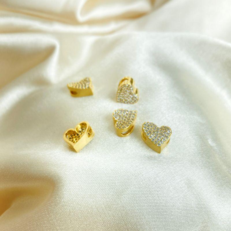 Pingente Coração Cravejado em Microzircônias Folheado a Ouro 18k