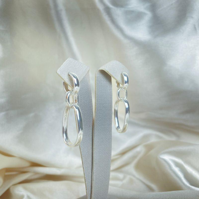 Brinco Argolas Entrelaçadas Folheada a Prata