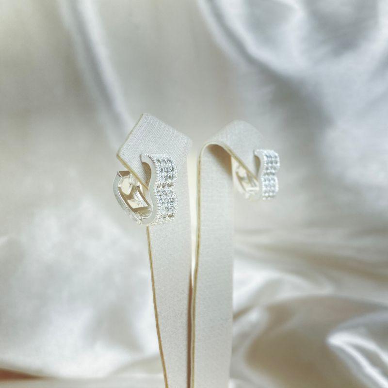 Brinco Coração Cravejado em Microzircônias Folheado a Prata