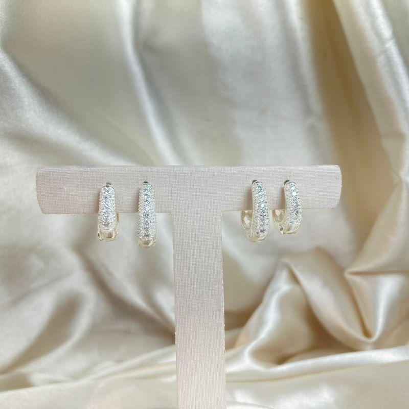 Brinco Duo de Argolinhas Cravejadas em Microzircônias Folheado a Prata