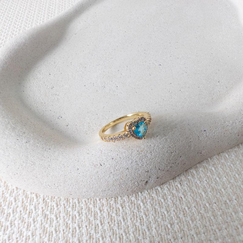 Anel Princesa Coração Cor Turquesa Cravejado em Zircônias Folehado a Ouro 18K
