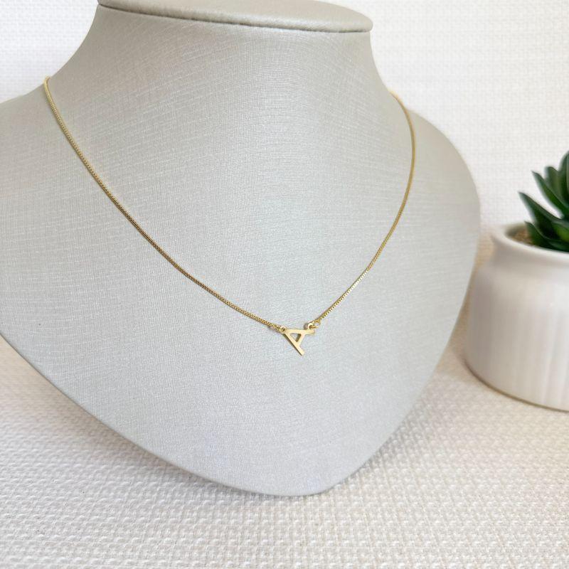 Colar Veneziana Com Pingente Letra A Inclinada Folheada a Ouro 18K