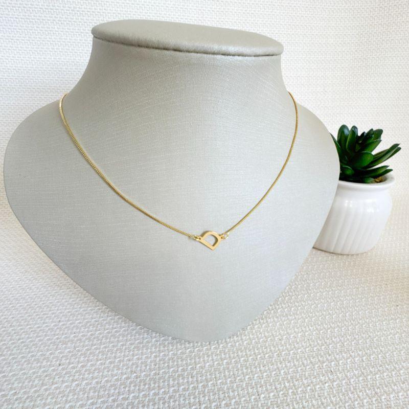 Colar Veneziana Com Pingente Letra D Inclinada Folheada a Ouro 18K