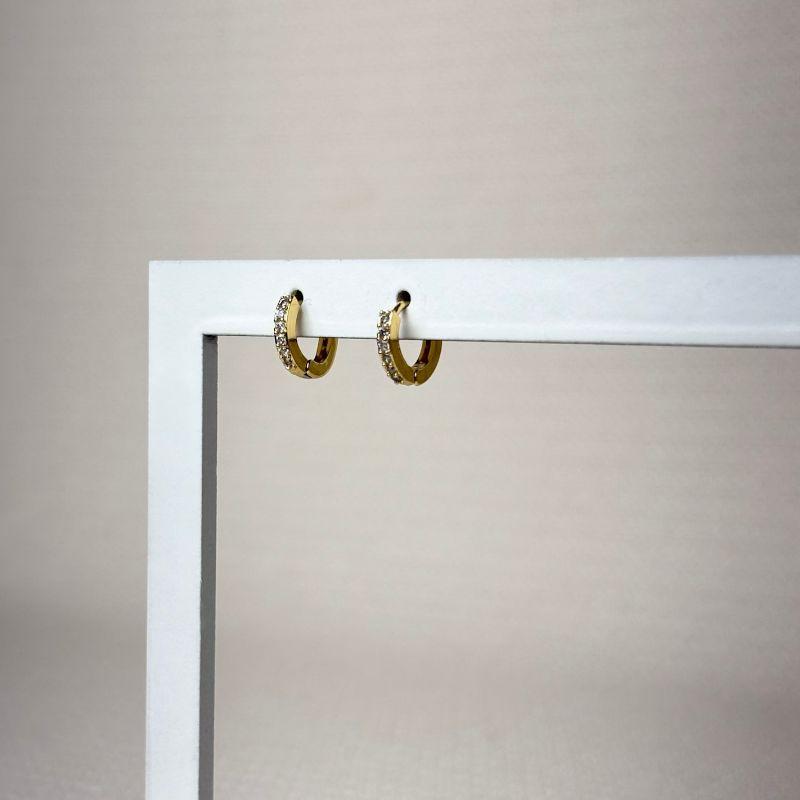 Brinco de Argolinha Cravejadas em Microzircônias Folhado a Ouro 18k