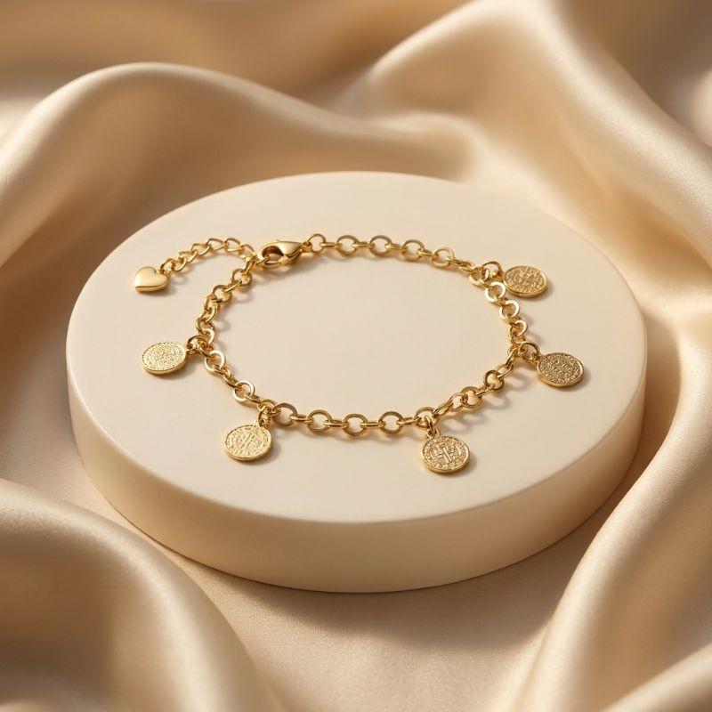 Pulseira Com Pingentes de São Bento Folheada a Ouro 18K