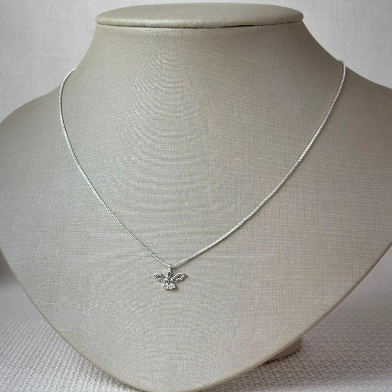 Colar Veneziana 0,8mm Folheada a Prata com Pingente Espírito Santo Vazado com Três Zircônias Folheado a Prata